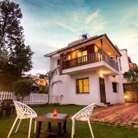 Paramount 3 Ac Bedrooms Hall Garden With Lake View Panchgani Buitenkant foto