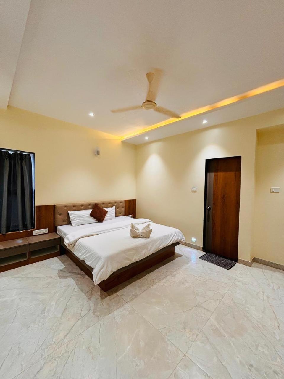 Paramount 3 Ac Bedrooms Hall Garden With Lake View Panchgani Buitenkant foto