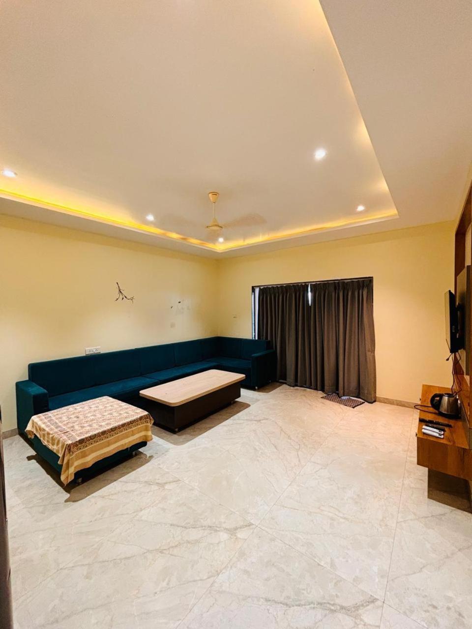 Paramount 3 Ac Bedrooms Hall Garden With Lake View Panchgani Buitenkant foto