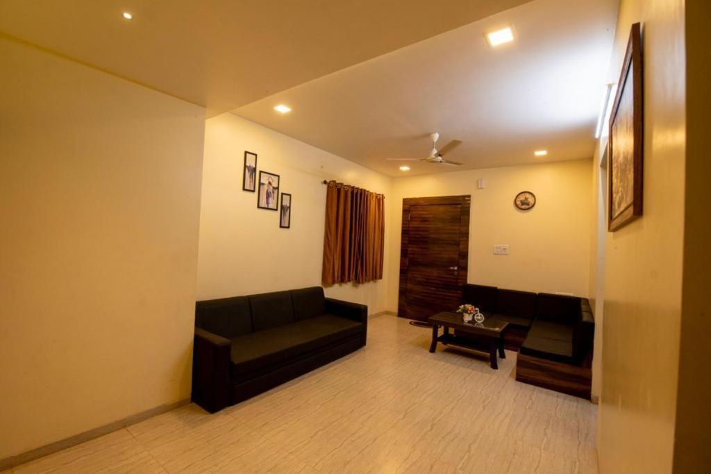 Paramount 3 Ac Bedrooms Hall Garden With Lake View Panchgani Buitenkant foto