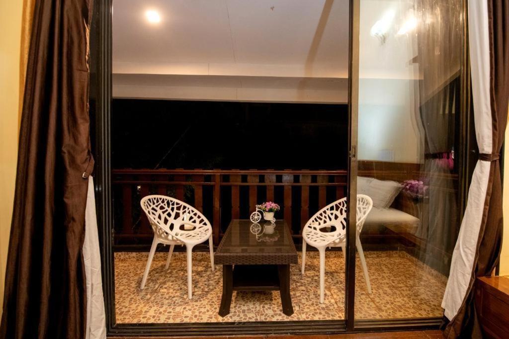 Paramount 3 Ac Bedrooms Hall Garden With Lake View Panchgani Buitenkant foto