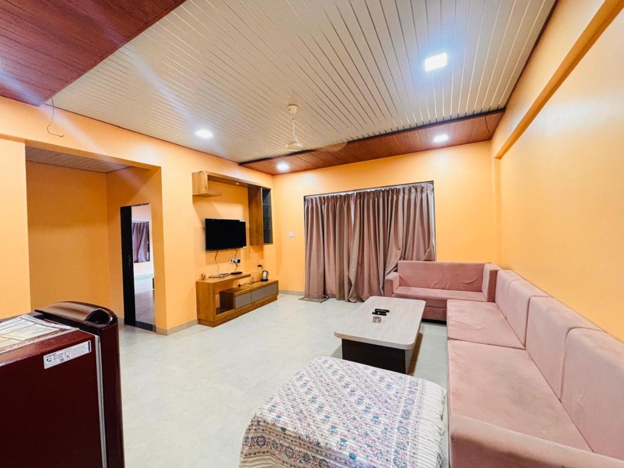Paramount 3 Ac Bedrooms Hall Garden With Lake View Panchgani Buitenkant foto