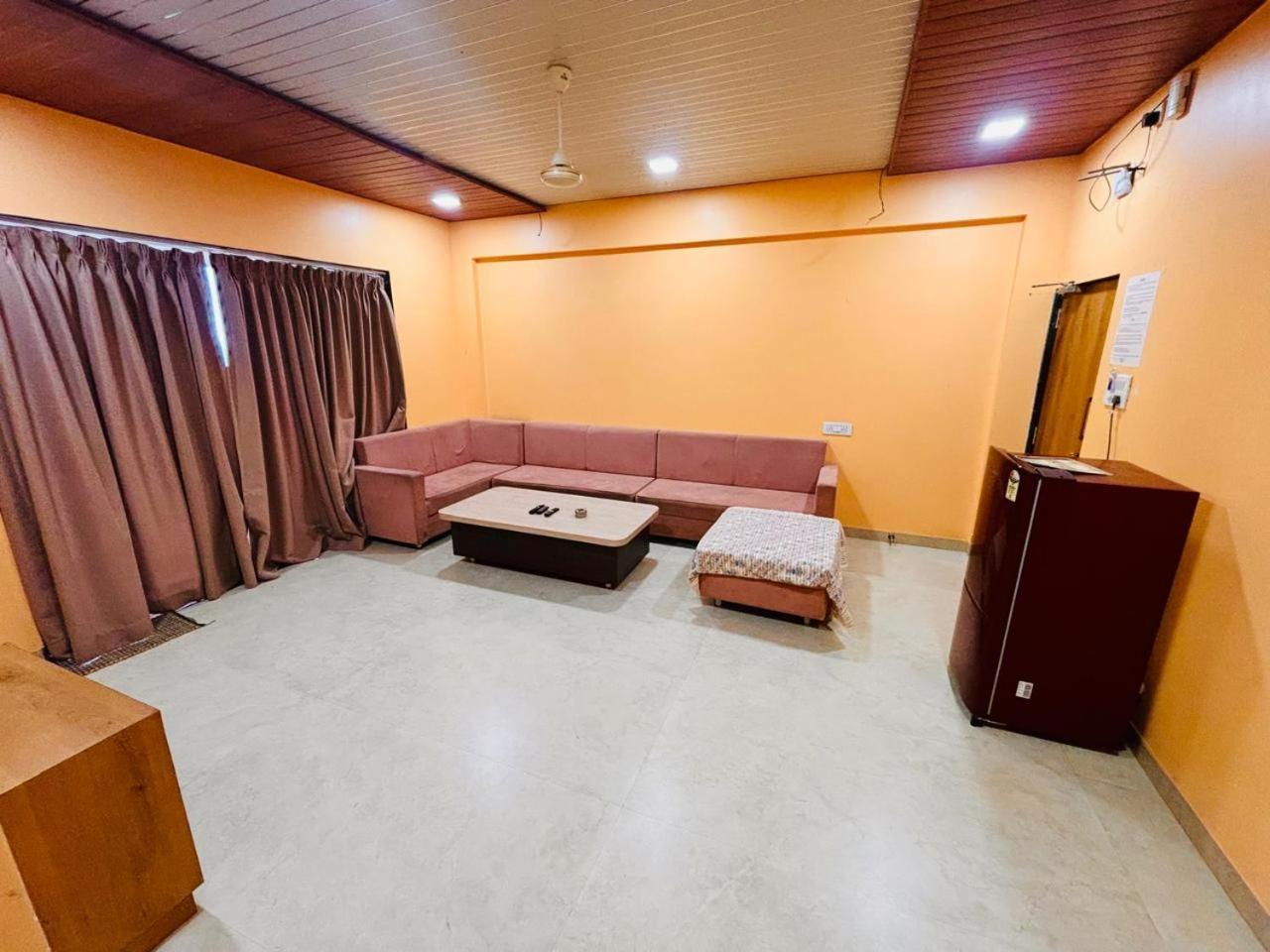 Paramount 3 Ac Bedrooms Hall Garden With Lake View Panchgani Buitenkant foto